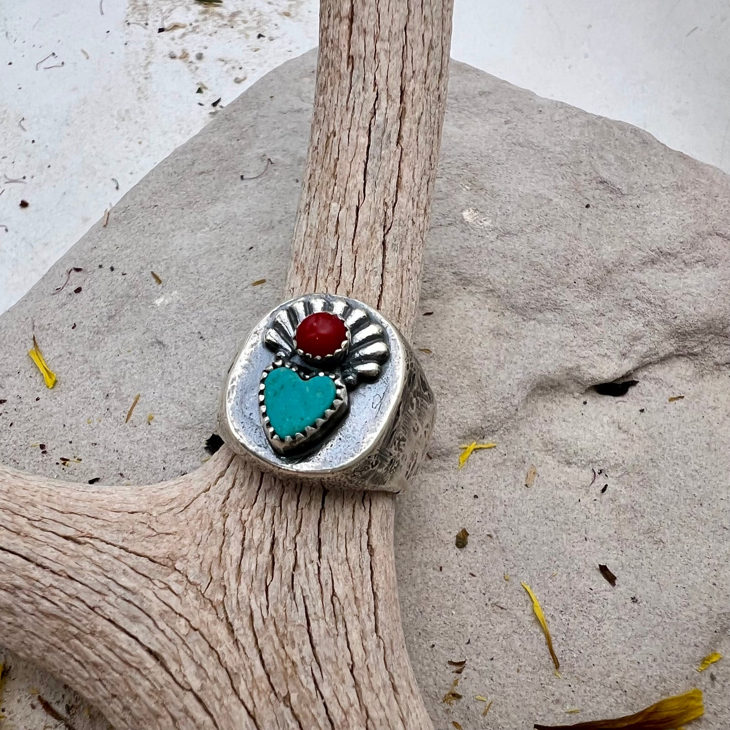 Corazón Signet Ring