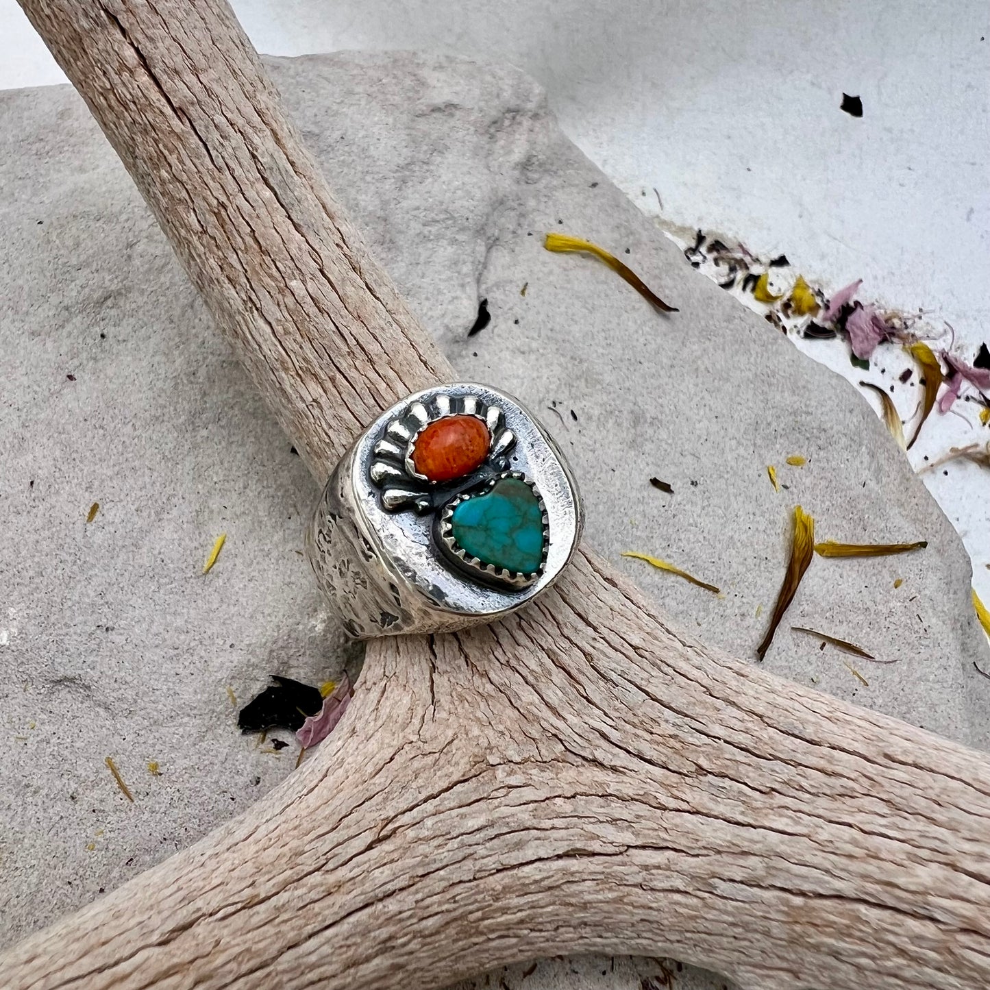 Corazón Signet Ring