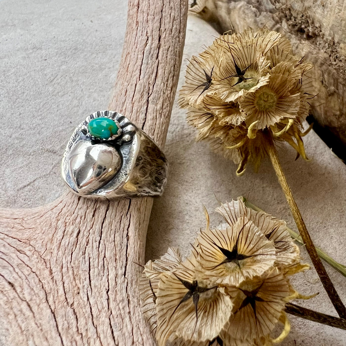Corazón Signet Ring