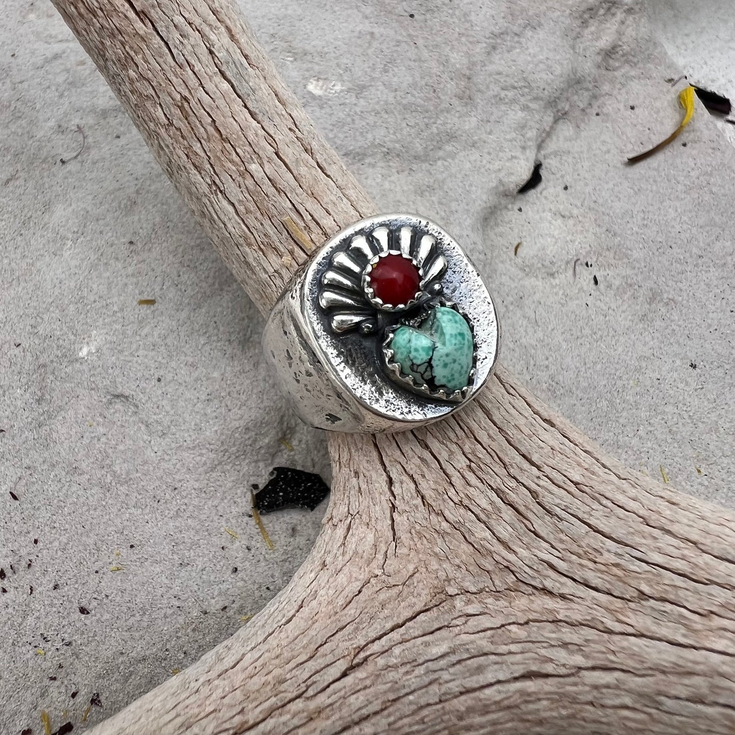 Corazón Signet Ring