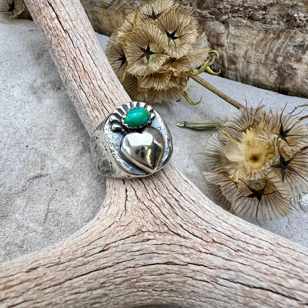 Corazón Signet Ring