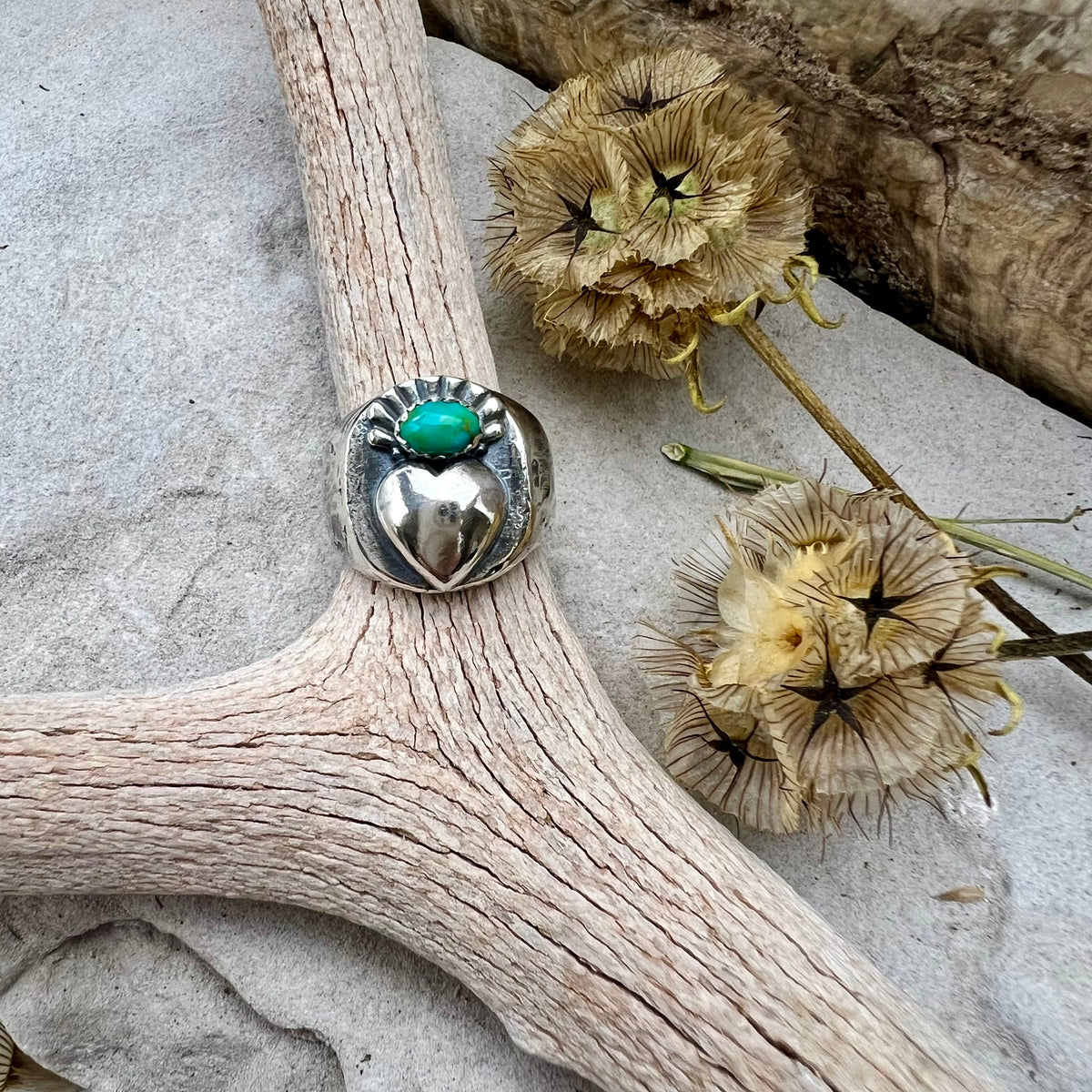 Corazón Signet Ring