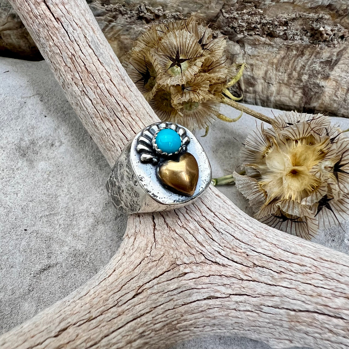 Corazón Signet Ring