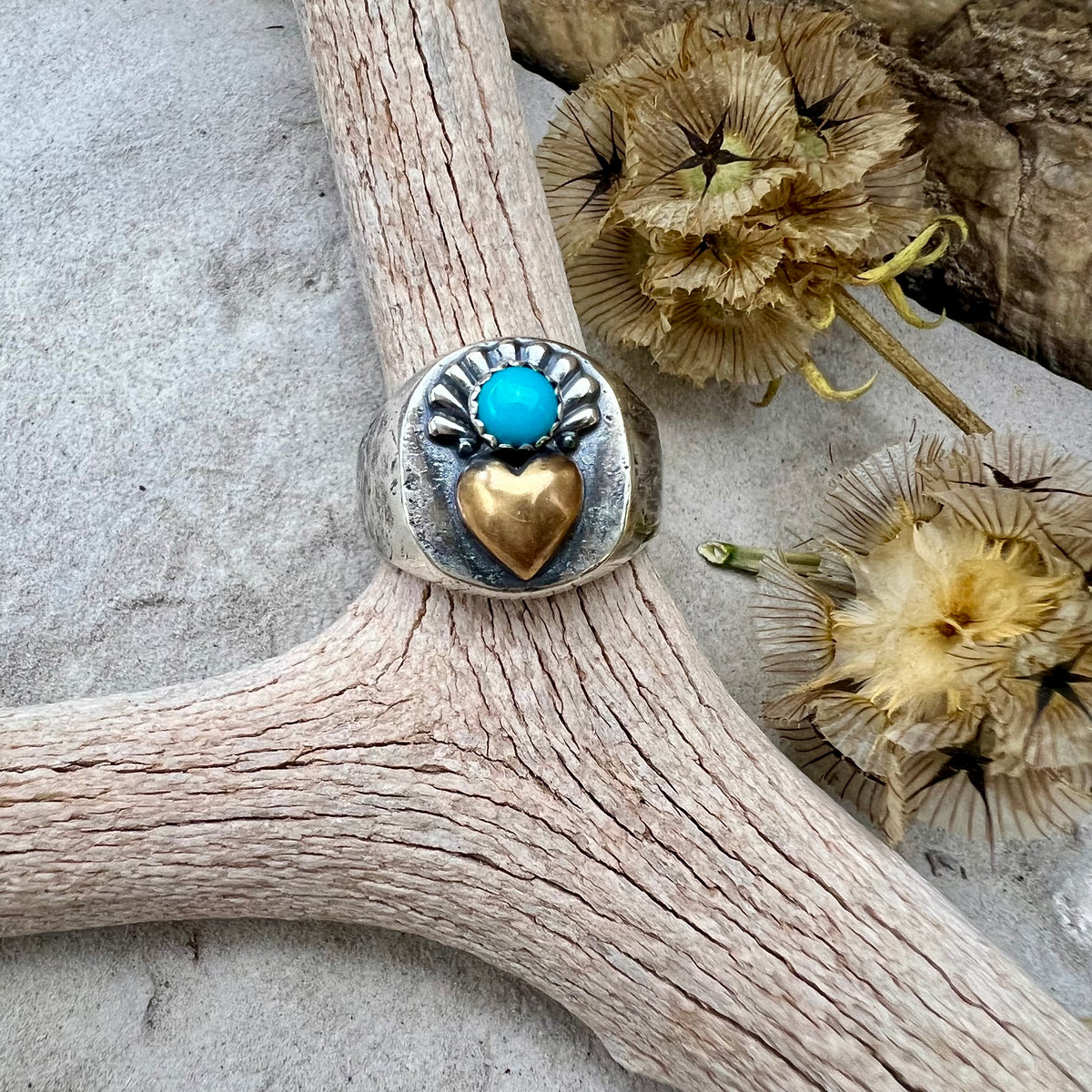 Corazón Signet Ring